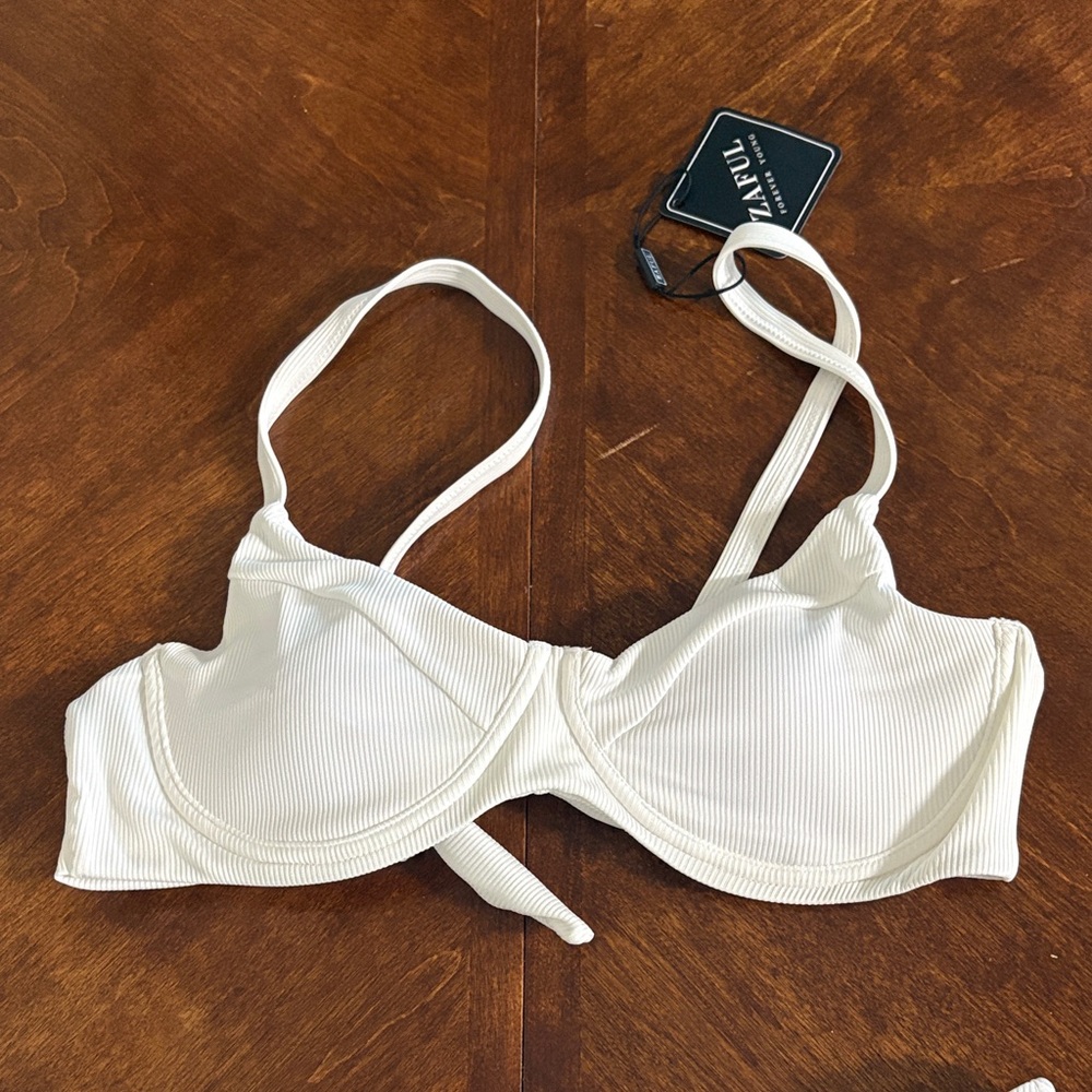 White Bikini Set - Picture 3 of 5